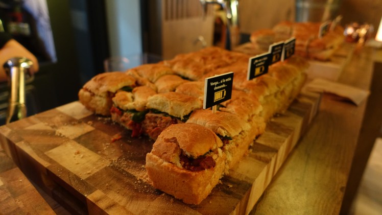 Ay, Manuela foccacias