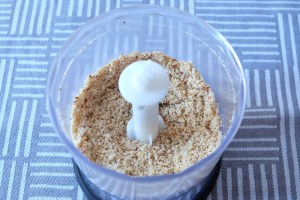 Cardo en salsa de almendras