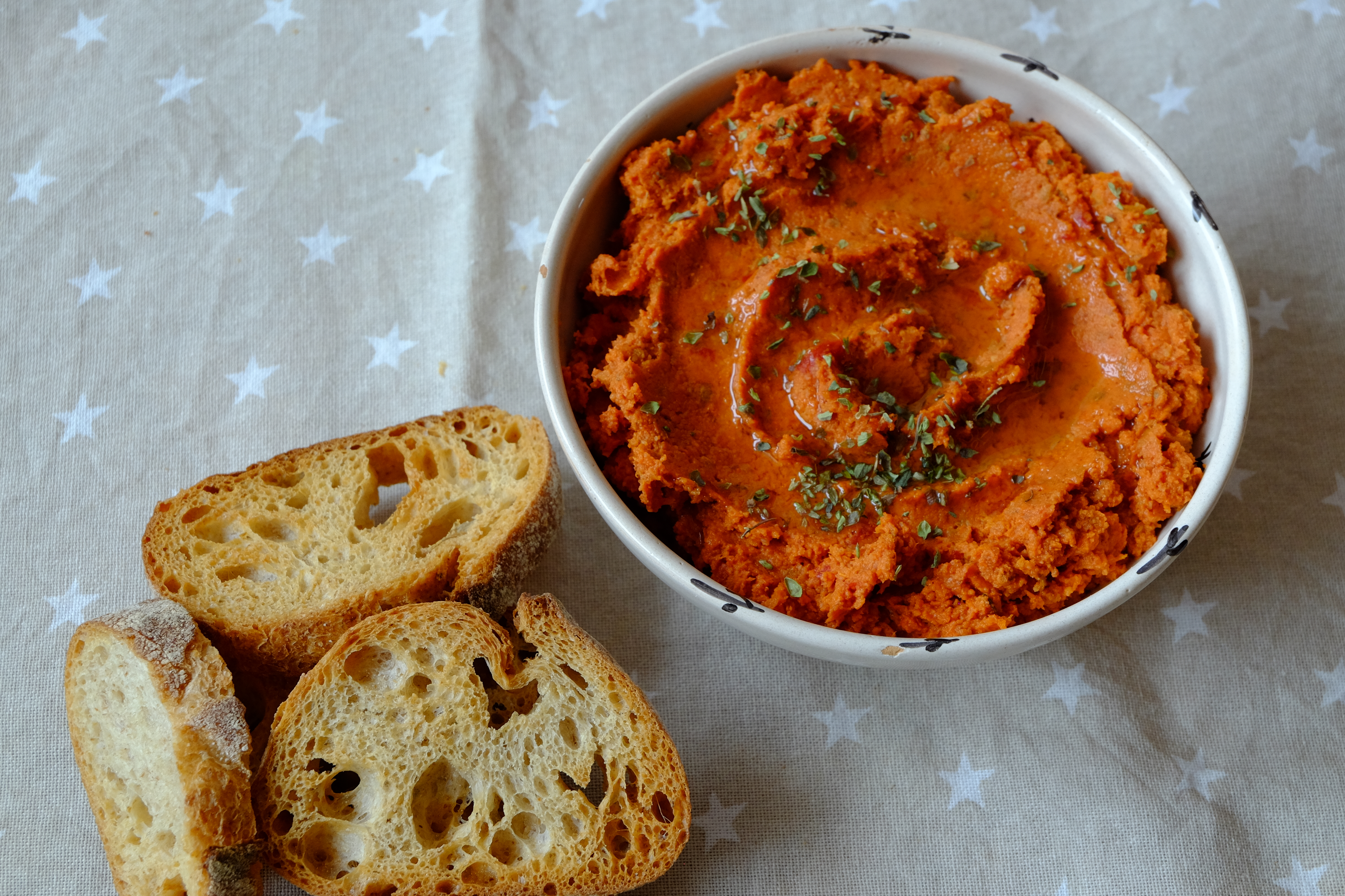 Paté de tomates secos y almendras