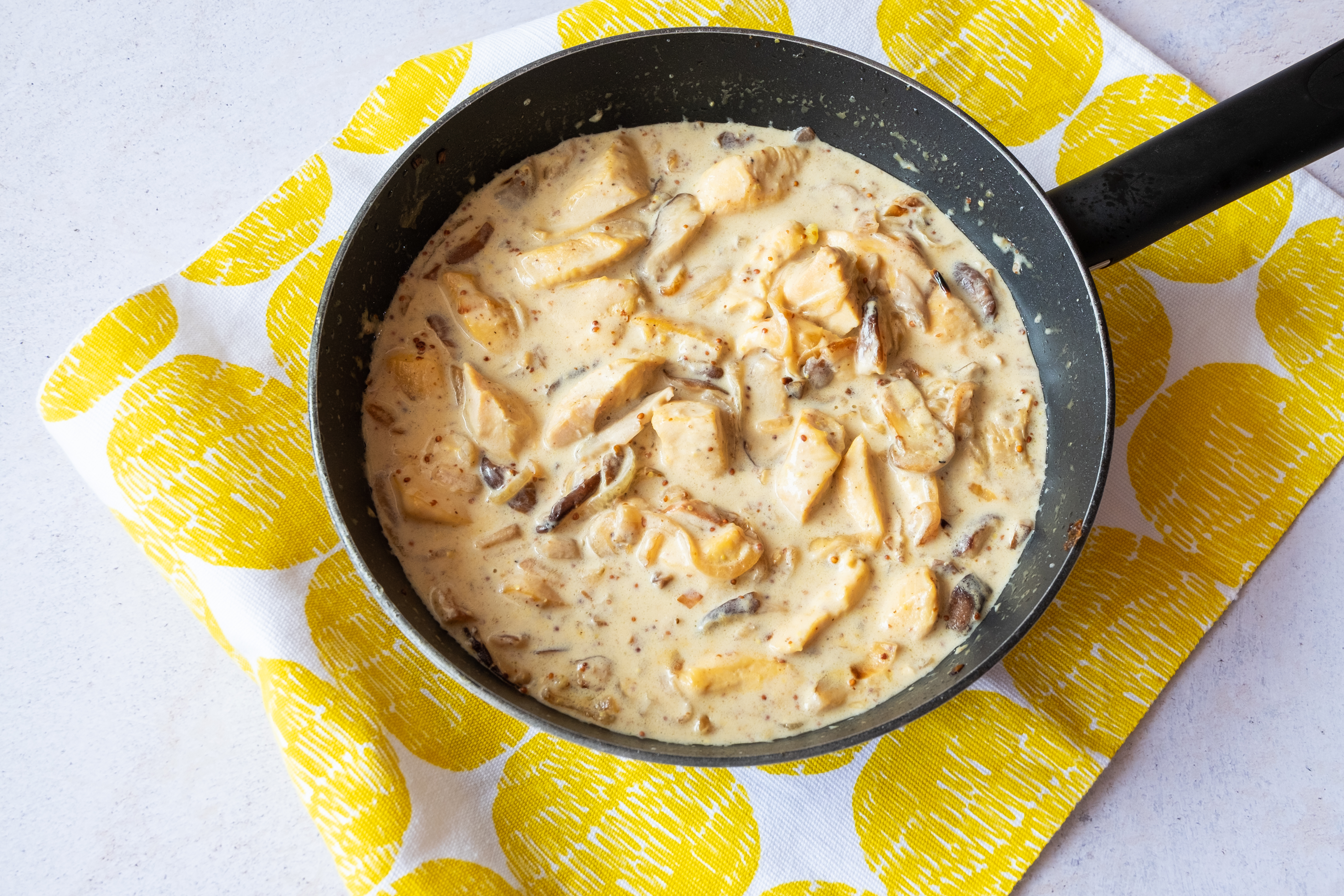 pollo cremoso con mostaza